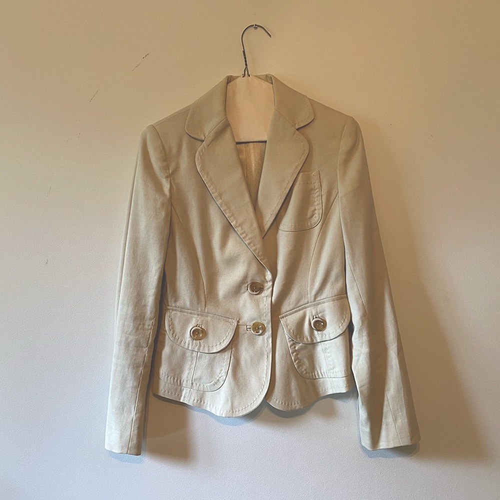 Spring/Summer Women’s Suit - Picture 2 of 7